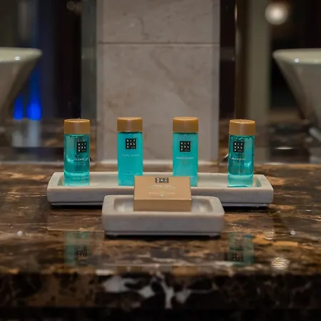 The Savoy 5* Лимерик