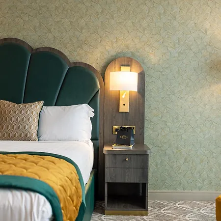 The Savoy Hotel 5*