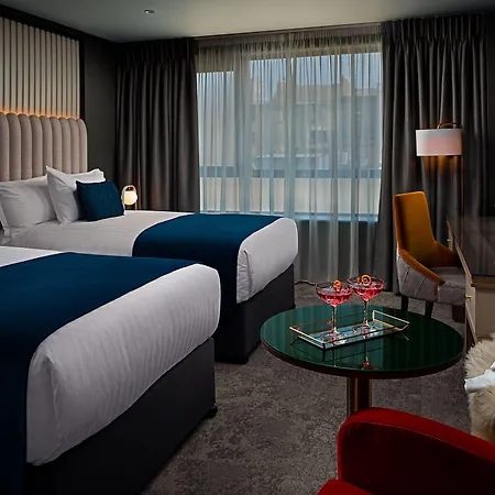 The Savoy Отель Лимерик