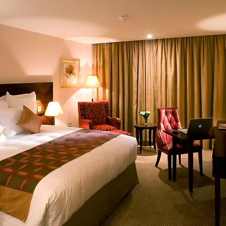 The Savoy Отель Лимерик