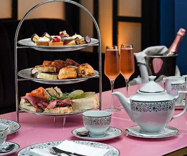 Отель The Savoy