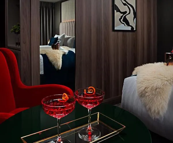 Отель The Savoy