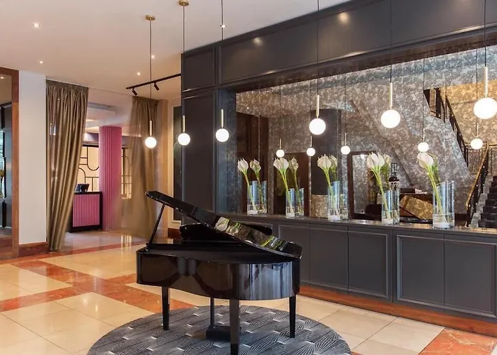 The Savoy Отель