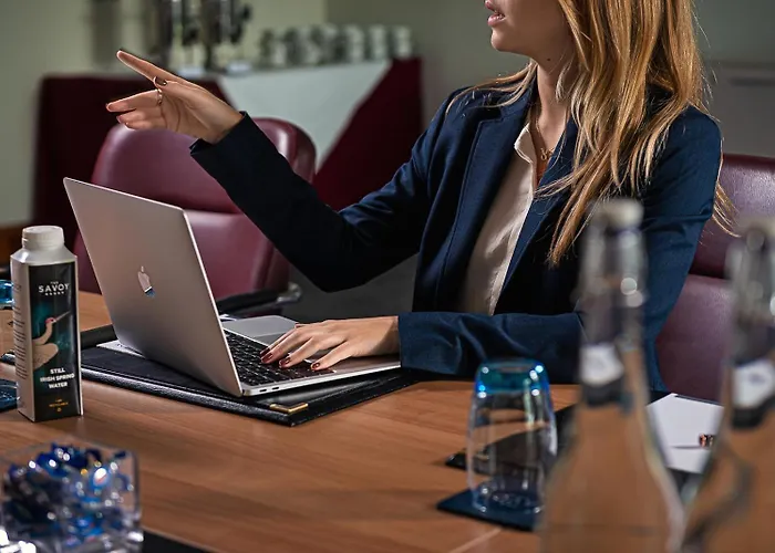 The Savoy Отель Лимерик