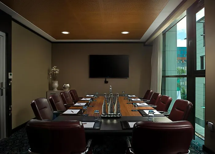 Отель The Savoy 5*