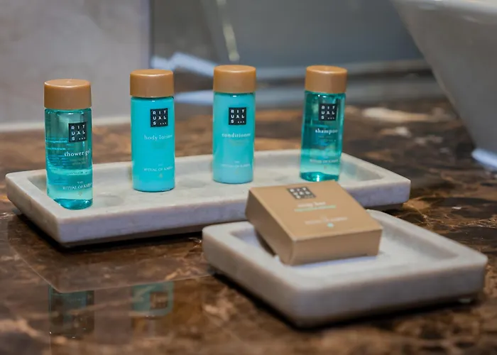 The Savoy Отель