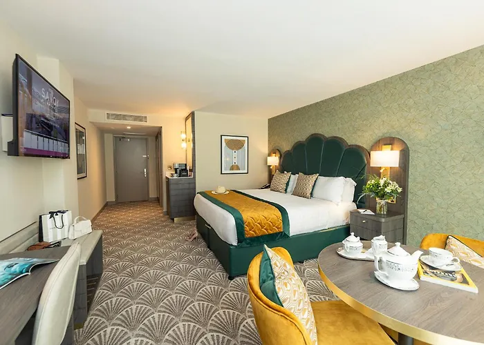 The Savoy Hotel 5*